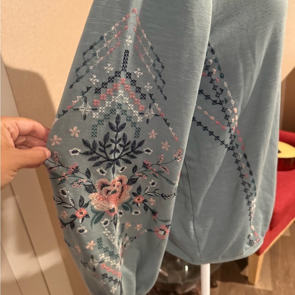 Knox Rose Teal Sweatshirt with Embroidered Sleeves - Picture 3 of 8